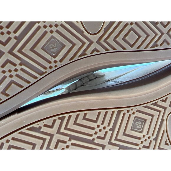 G.H. Bass Mens White Leather Penny Loafers With Gum Sole Size 8 - Picture 11 of 13